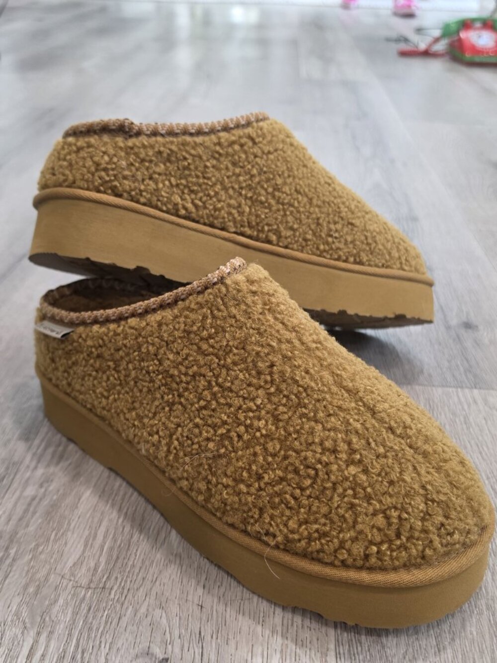 Bearpaw Women's Snuggle Martis Slippers Sz 10 WIDE Brown Faux Shearling Slip-On - Picture 2 of 10